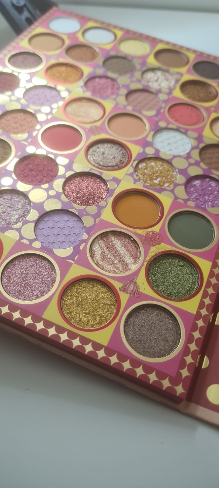 84 Color Eyeshadow Palette